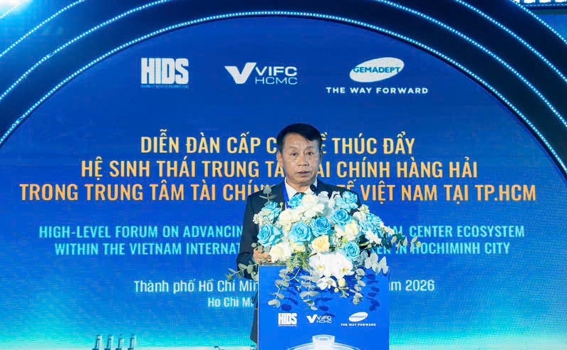 Ông Phạm Quốc Long, Phó Tổng Giám đốc Gemadept trình bày kế hoạch triển khai IMFC&nbsp; theo ba giai đoạn tại diễn đàn.