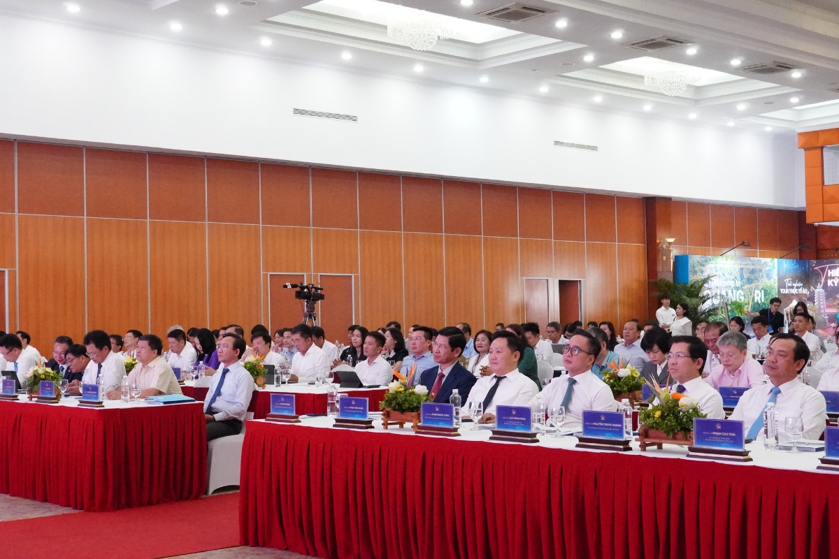 Các đại biểu tham dự diễn đàn. Ảnh: Minh Đăng