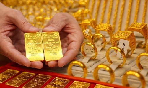 Giá vàng trong nước ngược chiều so với vàng thế giới
