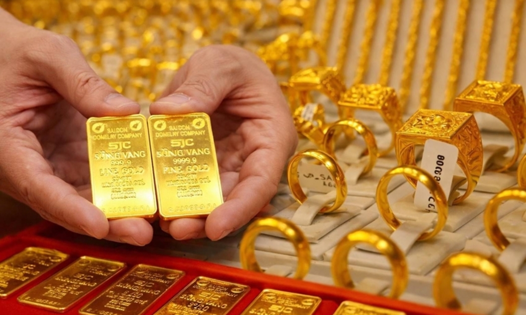Giá vàng trong nước ngược chiều so với vàng thế giới