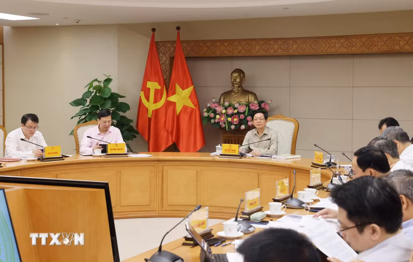 Phó Thủ tướng Hồ Quốc Dũng chủ trì cuộc họp với Bộ Nông nghiệp và Môi trường cùng một số bộ, ngành về điều chỉnh Quy hoạch sử dụng đất quốc gia thời kỳ 2021-2030, tầm nhìn đến năm 2050.