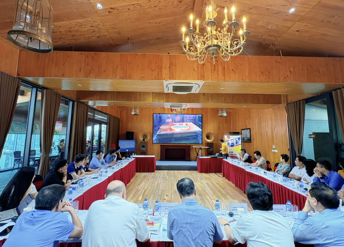 Hội thảo "Giải pháp vật liệu mới ứng dụng trong lĩnh vực an ninh quốc phòng, xây dựng công nghiệp và hàng hải" có sự tham gia của lãnh đạo bộ ngành, các doanh nghiệp và nhà khoa học. 