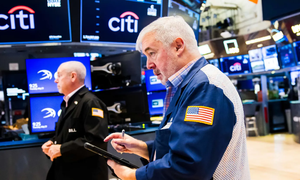 Dow Jones lập kỷ lục khi giá dầu giảm hai phiên liên tiếp