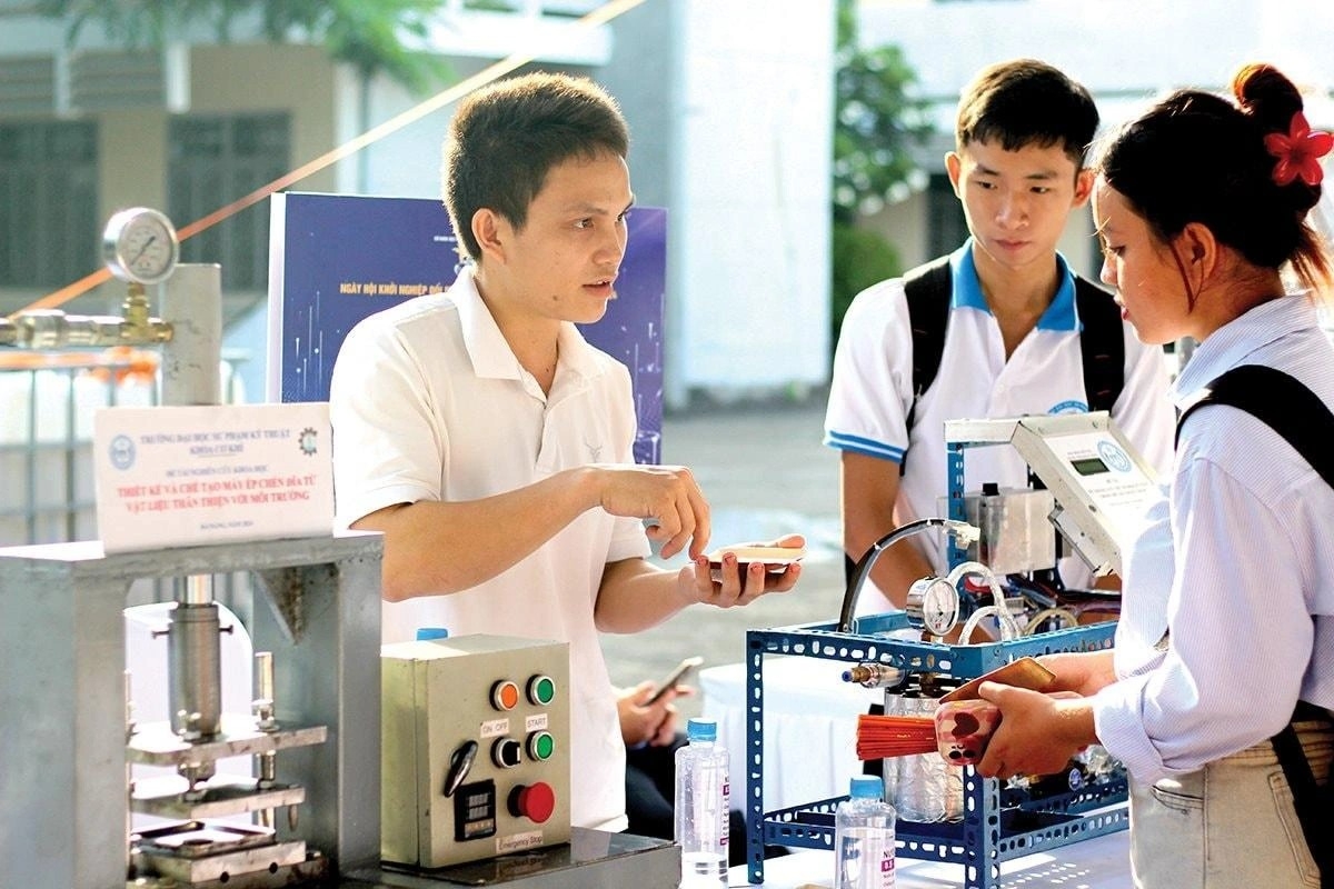 Trường đại học không chỉ đào tạo hay hỗ trợ kỹ thuật, mà còn có thể trực tiếp đầu tư vào startup công nghệ phát sinh từ hoạt động nghiên cứu của mình. Ảnh minh họa