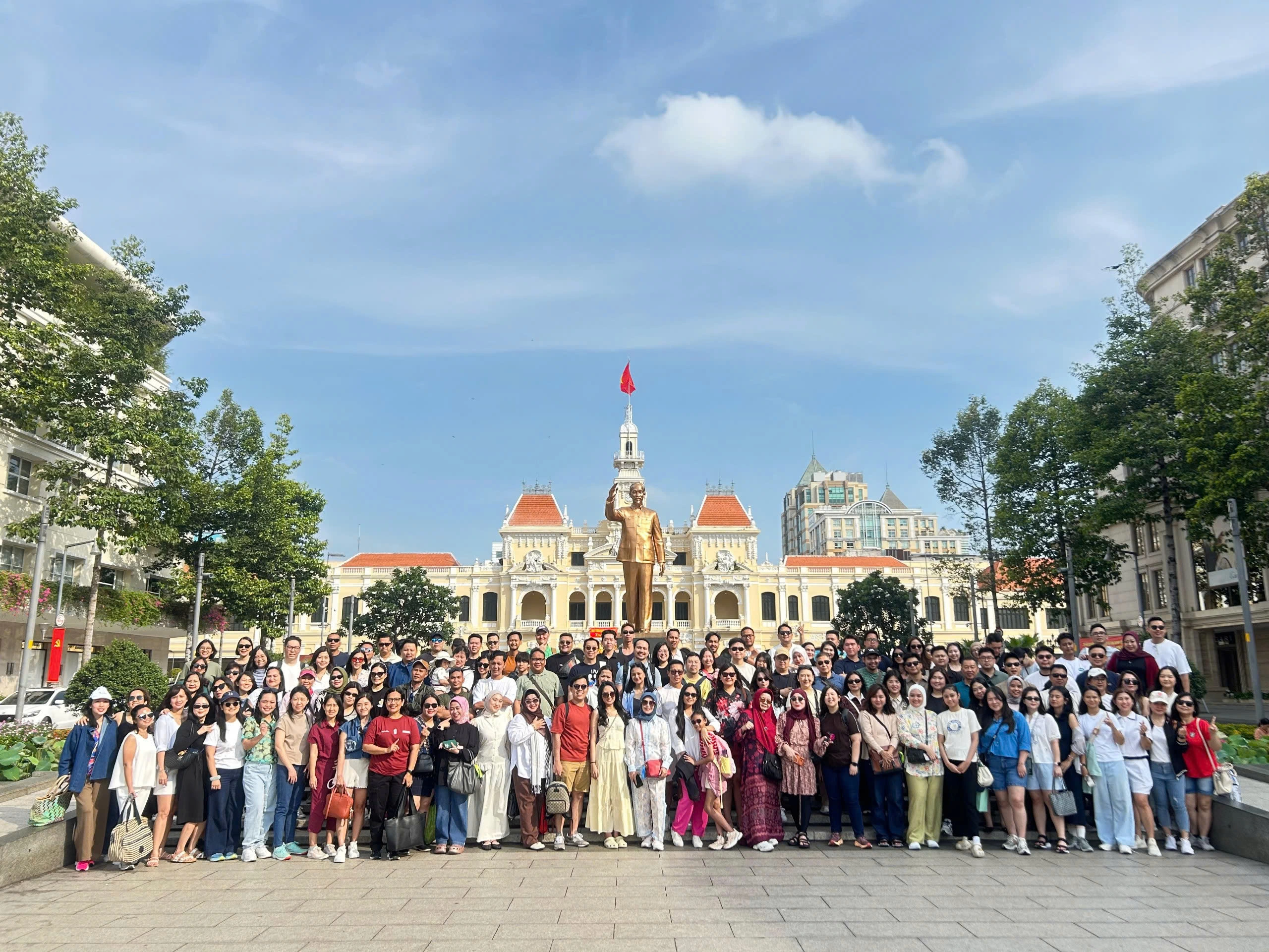 đoàn khách MICE gồm 890 thành viên đến từ Công ty bảo hiểm Allianz Indonesia.