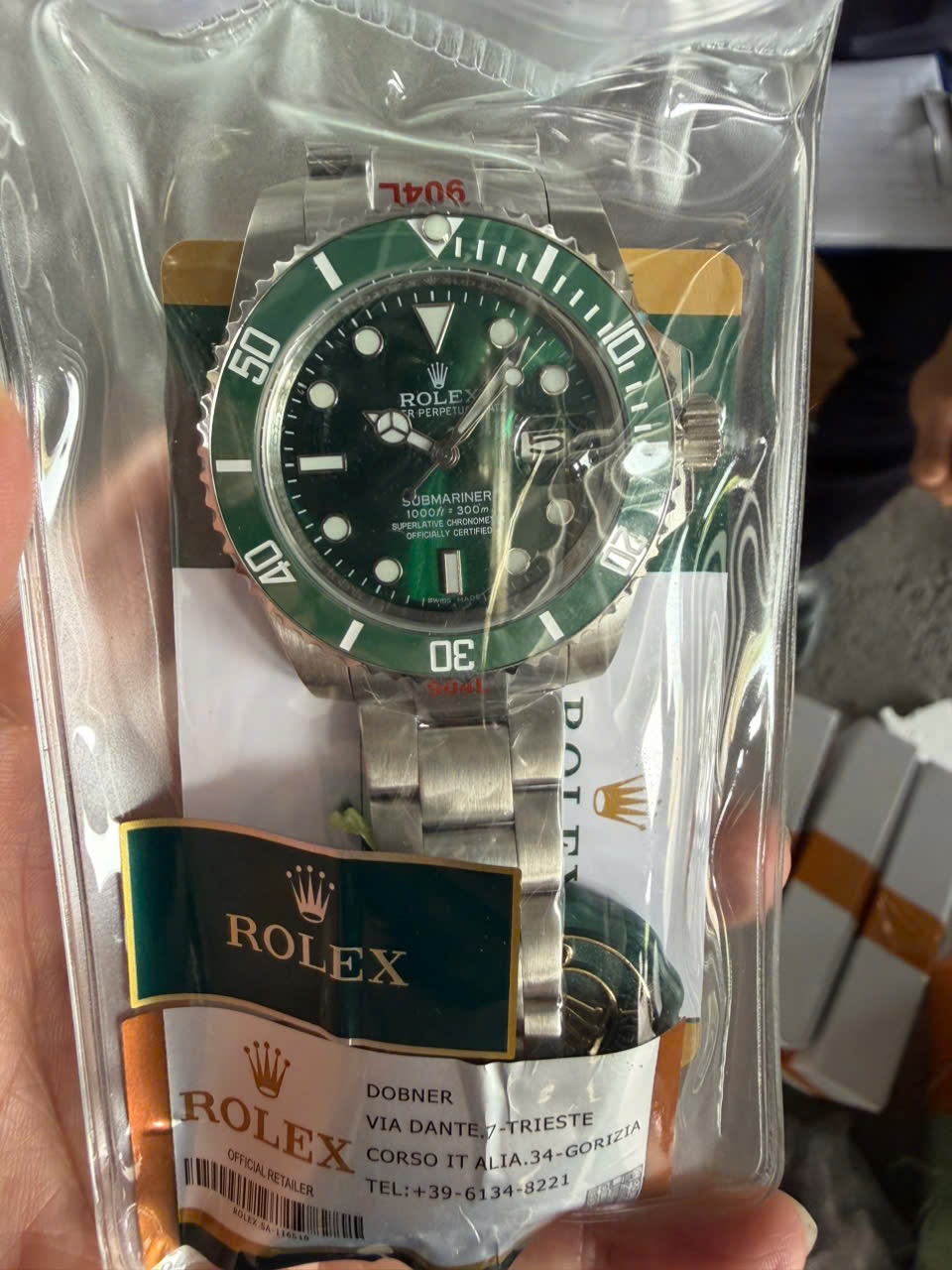 Hàng nghìn sản phẩm giả nhãn hiệu Louis Vuitton, Hermes, Patek Philippe 6 Đồng hồ giả nhãn hiệu Rolex.