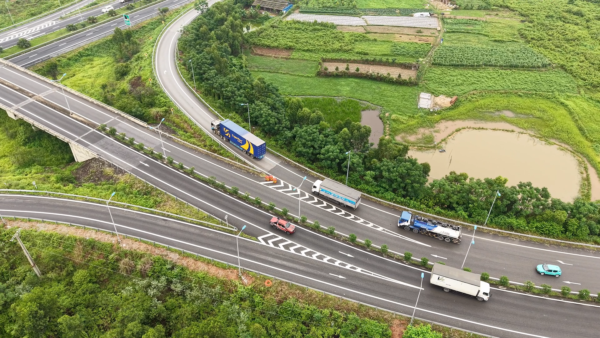TT Group: Mắt xích chiến lược trong dòng chảy kinh tế mới 2 Với Vietnam SuperPortTM, TT Group đang “chiếm lĩnh” mắt xích quan trọng trên hành lang kinh tế phía Bắc. Ảnh: TT Group.