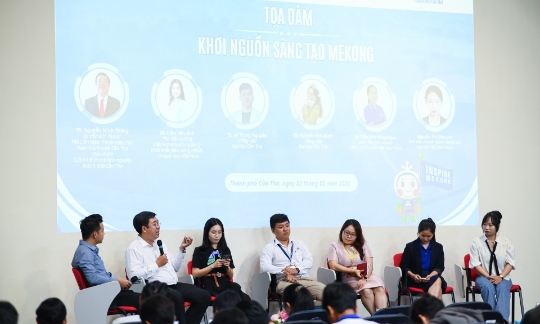 Các chuyên gia trong phiên Tọa đàm "Khơi nguồn sáng tạo Mekong"
