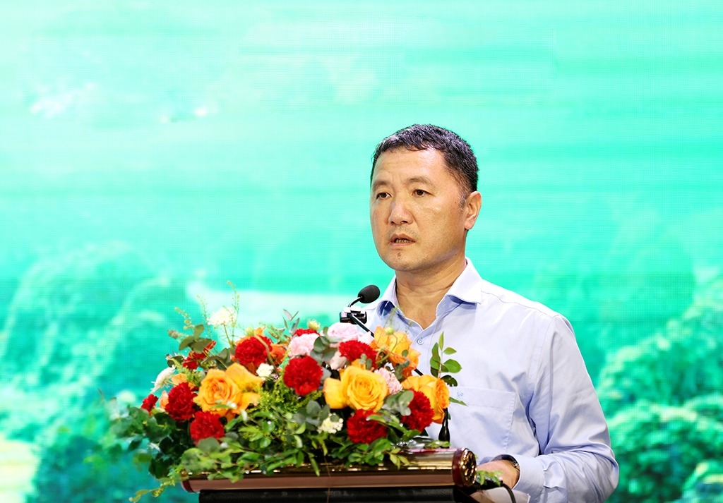 Ông Bùi Văn Mạnh, Giám đốc Sở Du lịch tỉnh Ninh Bình phát biểu tại buổi Tọa đàm. Ảnh: Báo Ninh Bình