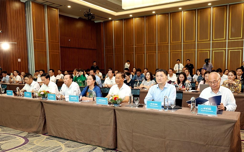 Các đại biểu dự tọa đàm. Ảnh: Báo Ninh Bình