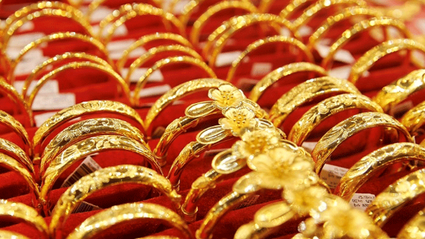 Giá vàng trong nước lùi sâu, âm thầm dò đáy
