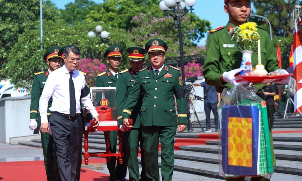 Thủ tướng Lê Minh Hưng dự lễ truy điệu, an táng hài cốt liệt sĩ tại tỉnh Quảng Trị