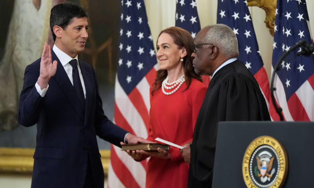 Ông Kevin Warsh chính thức trở thành Chủ tịch Fed
