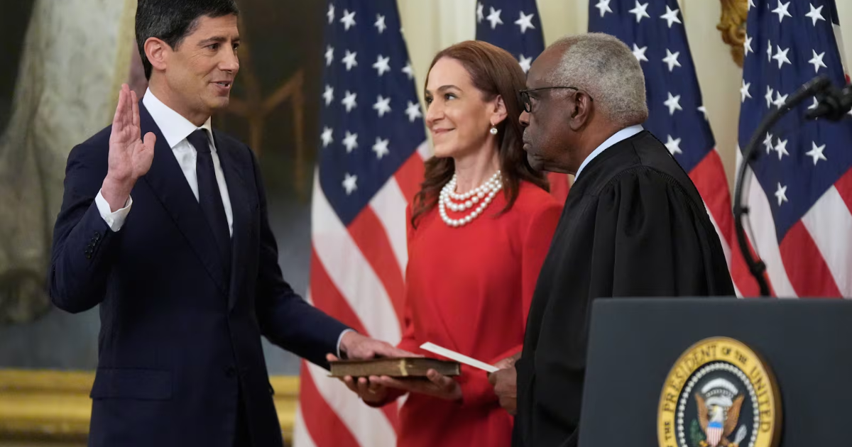 Ông Kevin Warsh chính thức trở thành Chủ tịch Fed