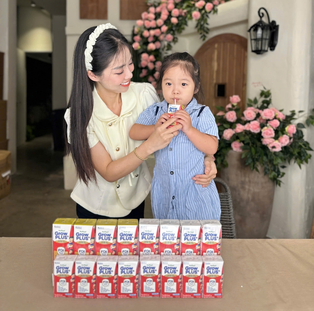 Nhiều năm liền, GrowPLUS+ trở thành thương hiệu quen thuộc với hàng triệu gia đình Việt và dẫn đầu phân khúc sữa bột pha sẵn cho trẻ em tại Việt Nam.&nbsp;Ảnh:&nbsp;Nutifood.