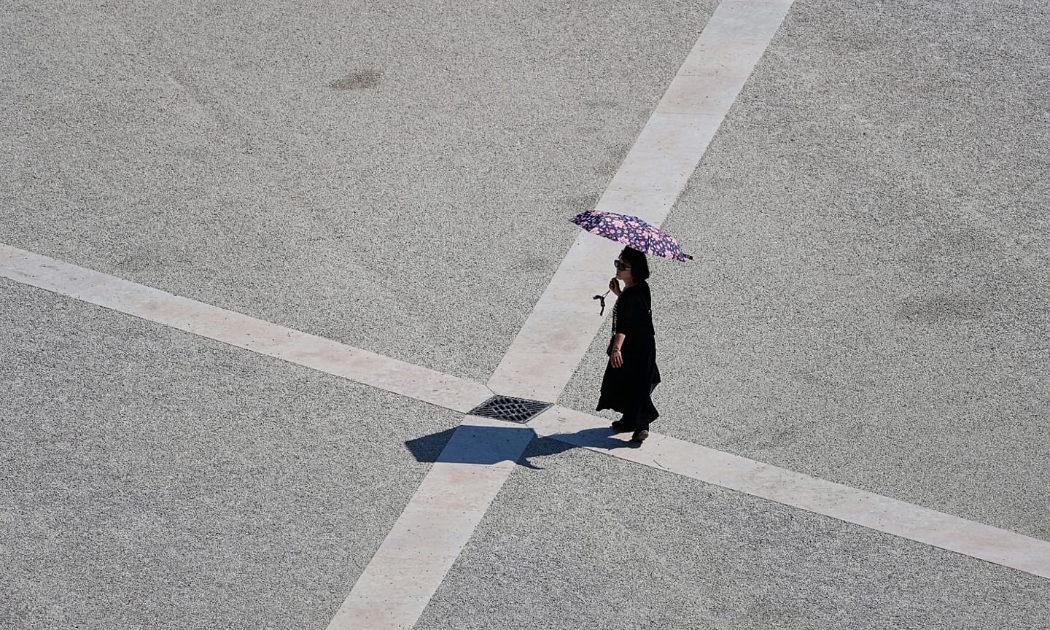 Nắng nóng, mưa dông và bụi Sahara cùng lúc bao trùm Bồ Đào Nha