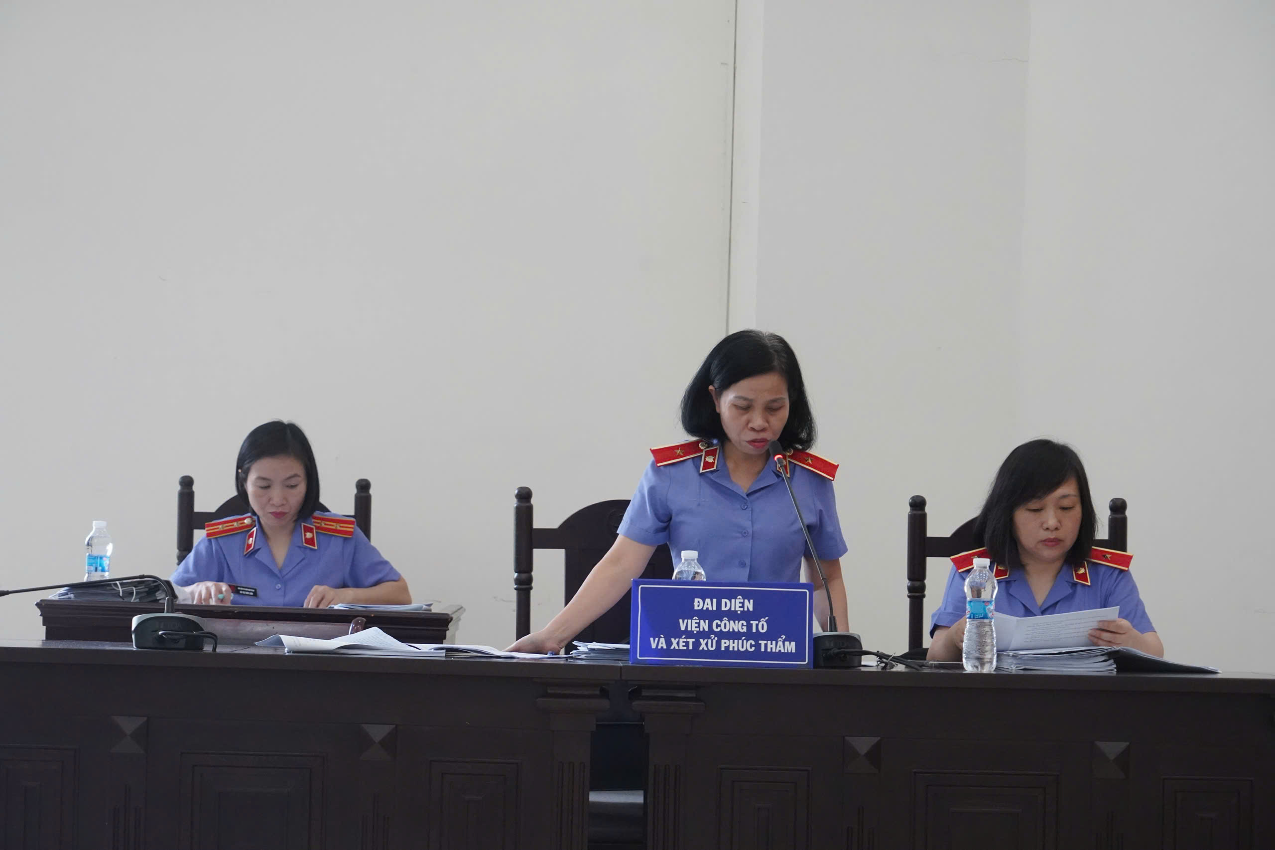 Đại diện Viện Kiểm sát nêu quan điểm tại phiên tòa phúc thẩm. Ảnh: CTV.