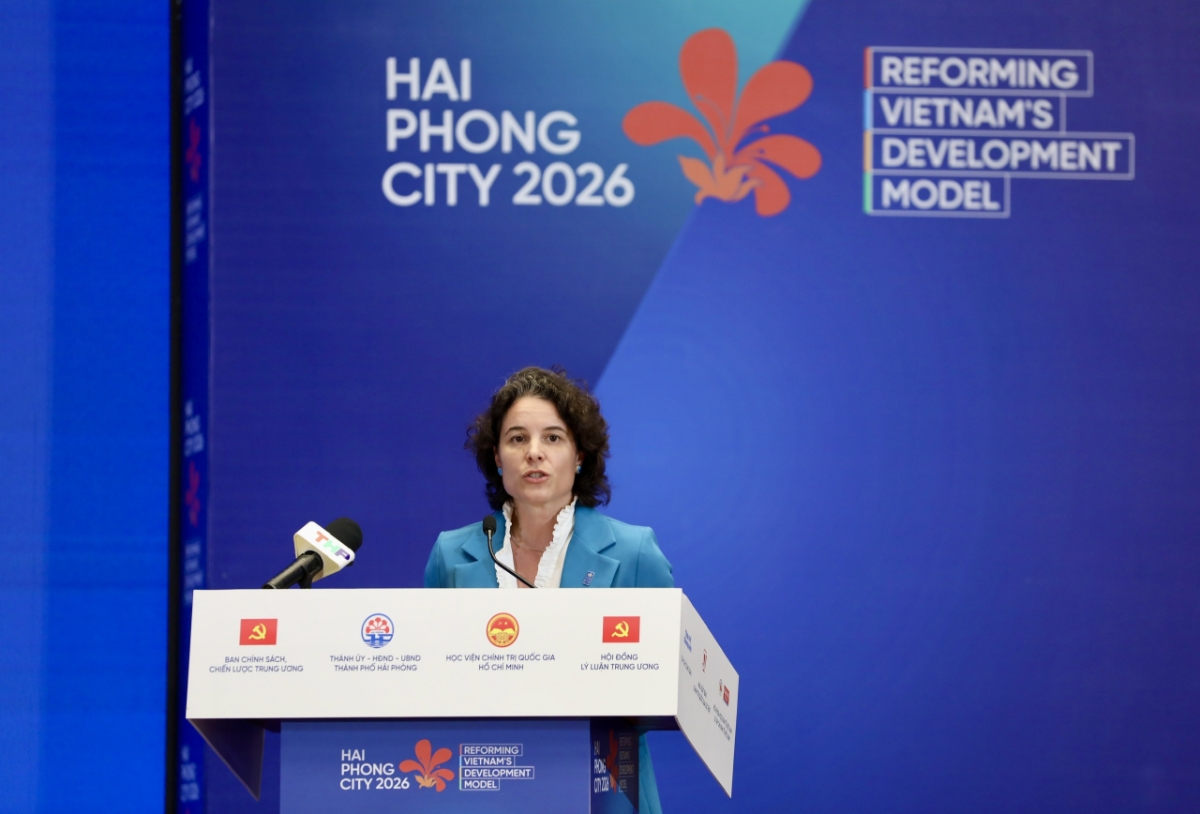 Bà Francesca Nardini, Phó Trưởng Đại diện Thường trú Chương trình Phát triển Liên Hợp Quốc (UNDP), nhận định&nbsp;Việt Nam đã đạt được thành tựu phát triển “chưa từng có tiền lệ”, khi vừa duy trì tốc độ tăng trưởng kinh tế cao, vừa đưa hàng triệu người thoát nghèo trong khoảng thời gian tương đối ngắn. Đây là thành công mà không nhiều quốc gia trên thế giới có thể đạt được. Tuy nhiên mô hình phát triển dựa trên xuất khẩu, cùng lợi thế lao động giá rẻ... đã phát huy hiệu quả trong nhiều năm qua, nhưng sẽ khó tiếp tục tạo ra mức tăng trưởng hai con số trong tương lai.