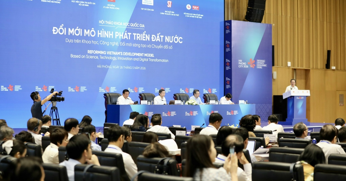 Đổi mới mô hình phát triển phải bắt đầu từ...
