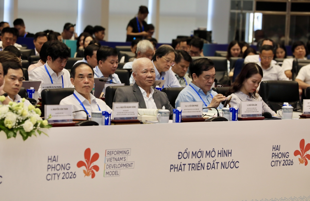 Các đại biểu tham dự hội thảo.