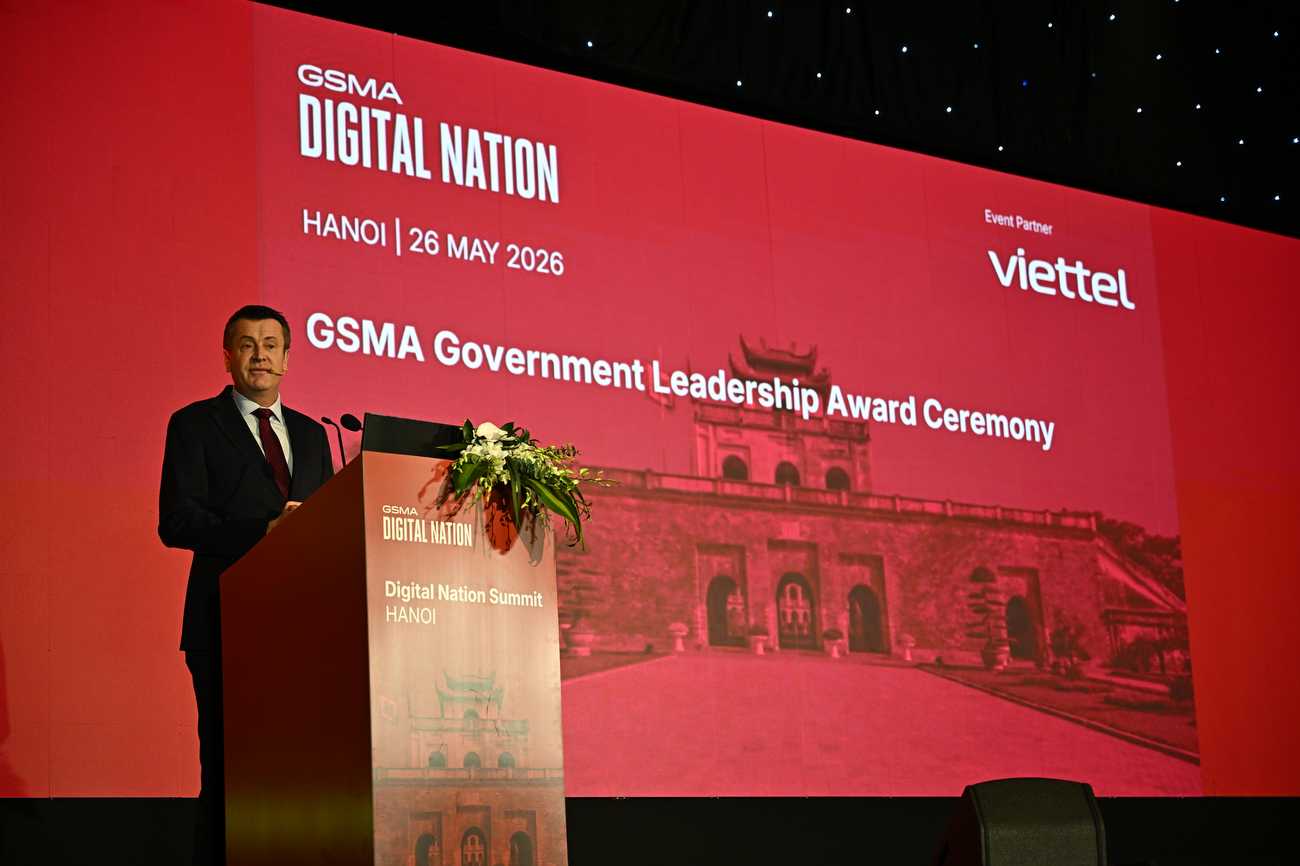 Ông Julian Gorman, Giám đốc khu vực Châu Á – Thái Bình Dương của GSMA phát biểu về Giải thưởng Lãnh đạo Chính phủ GSMA. 
