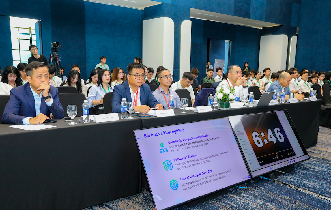 Phiên thảo luận về hạ tầng số và năng lượng cho AI tại sự kiện Vietnam – Asia DX Summit 2026.