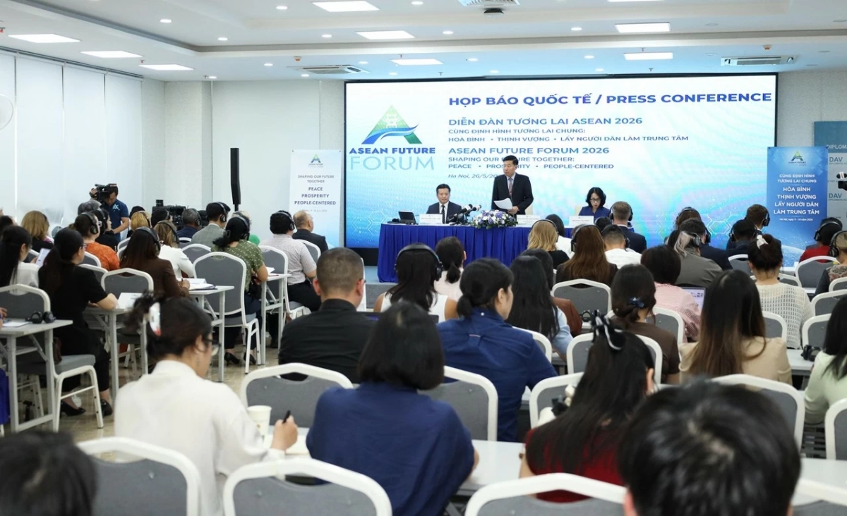 Toàn cảnh họp báo.