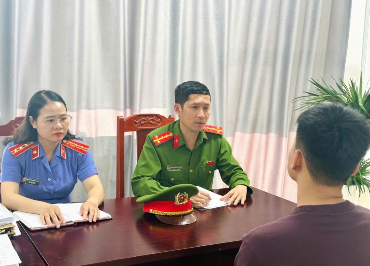 Cơ quan chức năng đấu tranh với hành vi vi phạm kiểu dáng công nghiệp. Ảnh: Công an tỉnh Thanh Hóa.