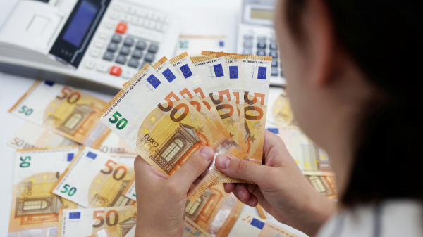 Lương 100.000 euro/năm, người lao động châu Âu thực lĩnh bao nhiêu sau khi đóng thuế?