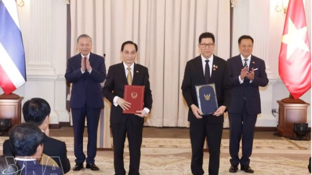 Vietnam, Thailand exchange cooperation agreements