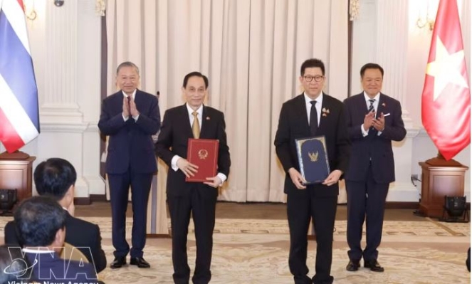 Vietnam, Thailand exchange cooperation agreements