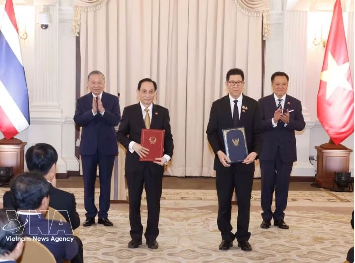 Vietnam, Thailand exchange cooperation agreements
