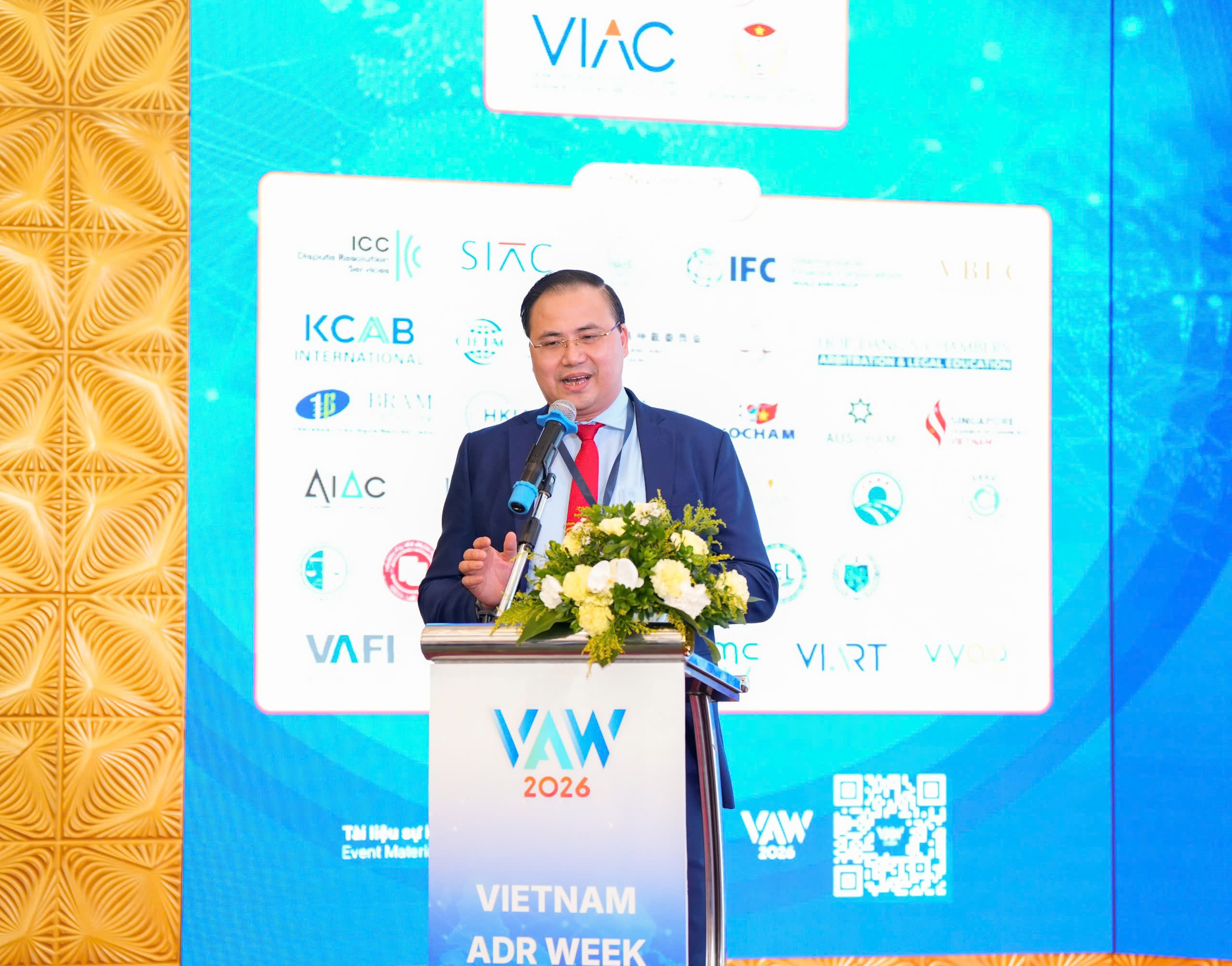 Luật sư Vũ Lê Bằng, Luật sư thành viên Nishimura  Asahi Việt Nam chia sẻ tham luận.