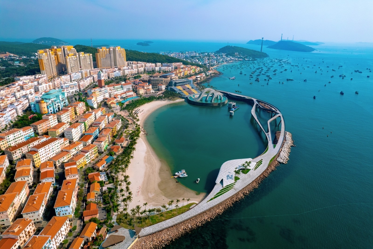 Trong tiến trình chuẩn bị cho APEC 2027, Phú Quốc đang bước vào một giai đoạn phát triển mới với quy mô và yêu cầu rất khác trước. 
