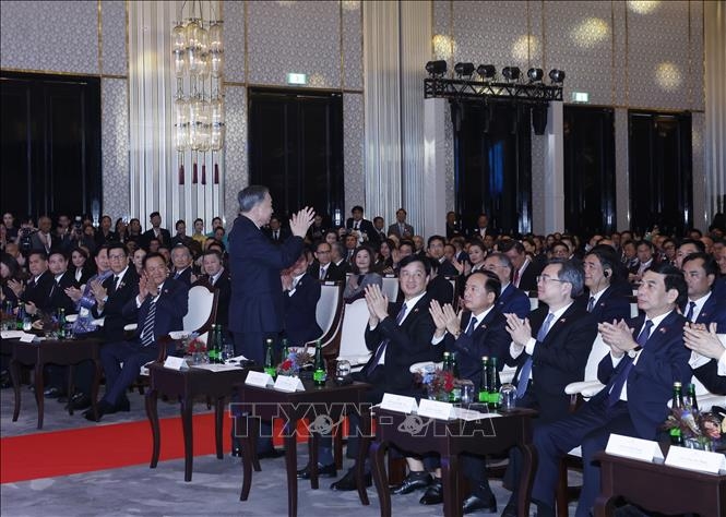 Tổng Bí thư, Chủ tịch nước Tô Lâm và các đại biểu dự Diễn đàn Doanh nghiệp Việt Nam - Thái Lan. Ảnh: TTXVN