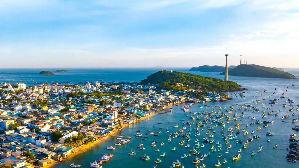 Năm 2027, tỷ lệ phương tiện vận tải công cộng sử dụng năng lượng xanh được nâng từ 15% lên 50% trên đảo.