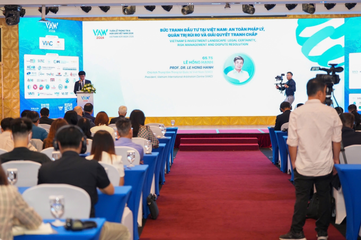 GS. TS Lê Hồng Hạnh, Chủ tịch VIAC phát biểu tại diễn đàn.