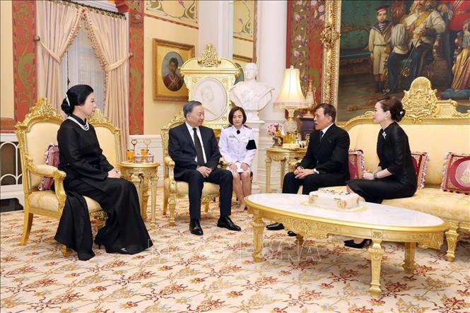 Tổng Bí thư, Chủ tịch nước Tô Lâm và Phu nhân hội kiến Nhà Vua Thái Lan Maha Vajiralongkorn và Hoàng hậu. Ảnh: TTXVN