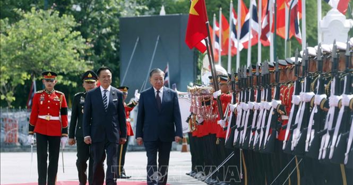 Lễ đ&oacute;n Tổng B&iacute; thư, Chủ tịch nước T&ocirc; L&acirc;m...