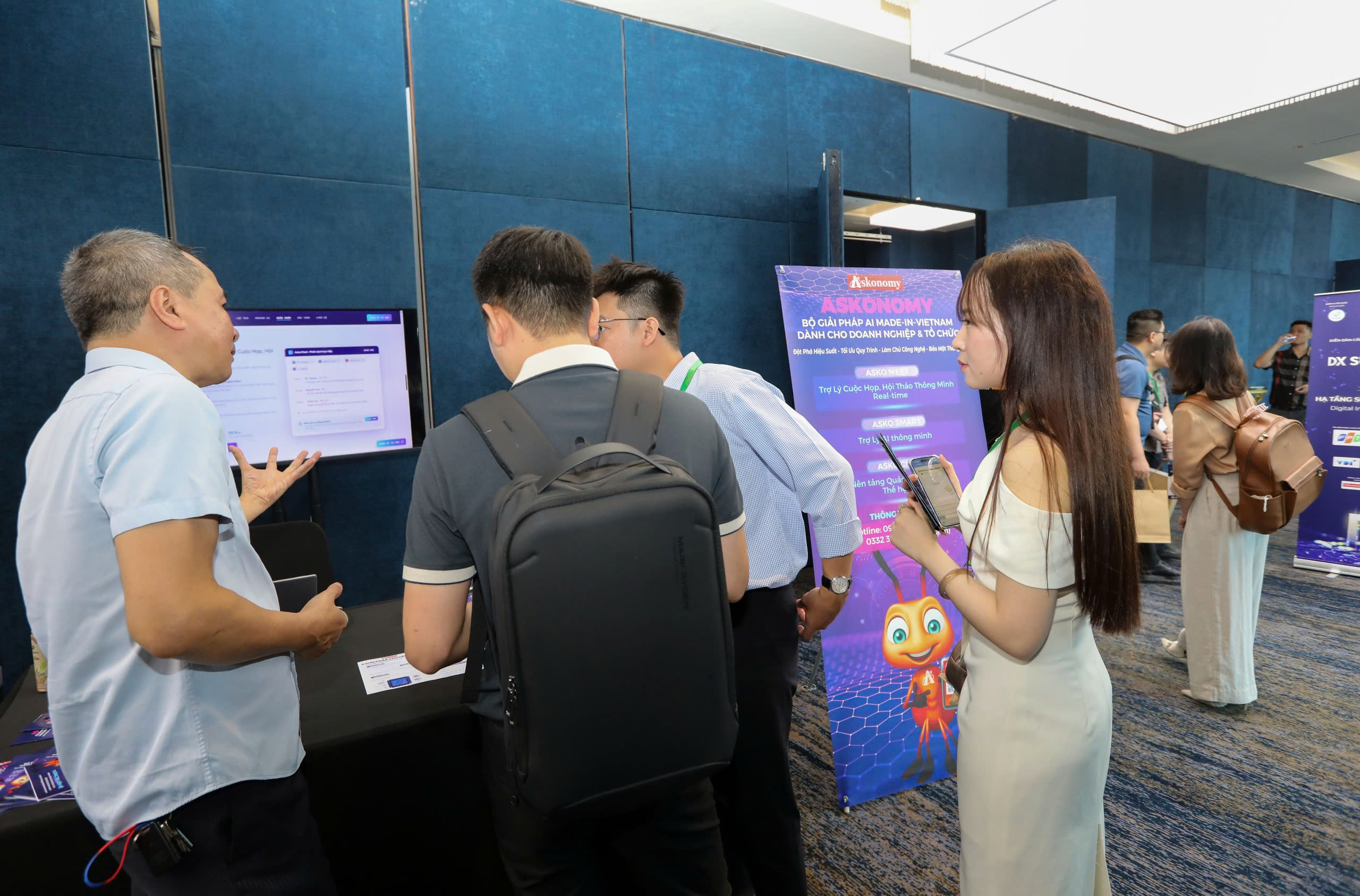 Bên cạnh Asko Meet, hệ sinh thái Askonomy cũng giới thiệu thêm nhiều giải pháp AI dành cho doanh nghiệp như Asko Smart và Asko CMS- Ảnh Việt Dũng.