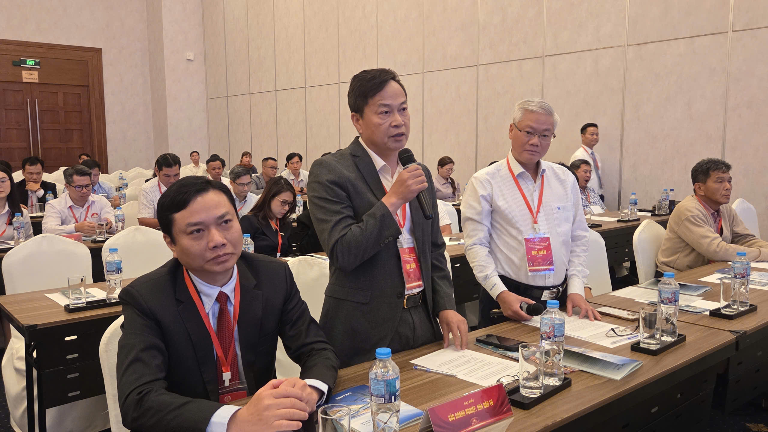Phú Thọ “trải thảm đỏ” đón sóng đầu tư tại TP. Hồ Chí Minh 1 Đại diện Hiệp hội doanh nghiệp Trung Quốc tại TP. Hồ Chí Minh đặt câu hỏi về cơ chế chính sách ưu đãi đầu tư vào tỉnh Phú Thọ, đặc biệt là lĩnh vực công nghệ cao.