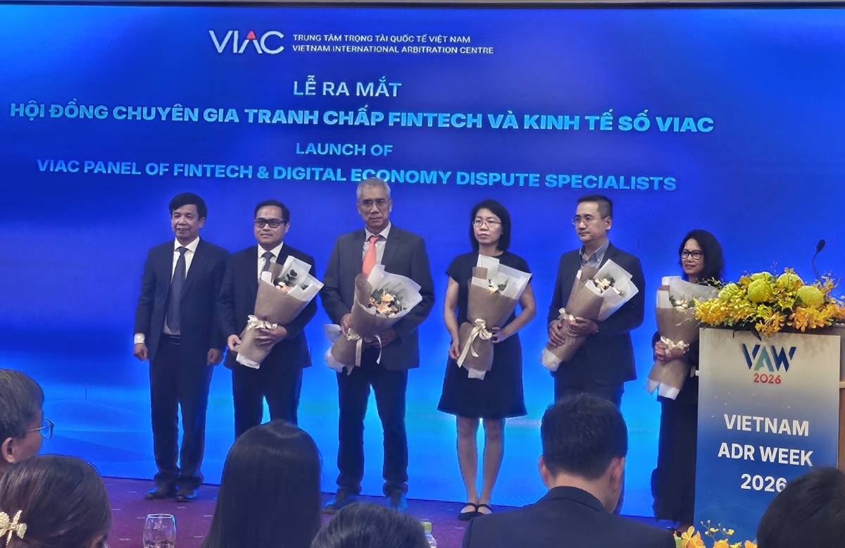 Ra mắt Hội đồng chuyên gia tranh chấp FinTech và Kinh tế số VIAC, sáng 29/5.