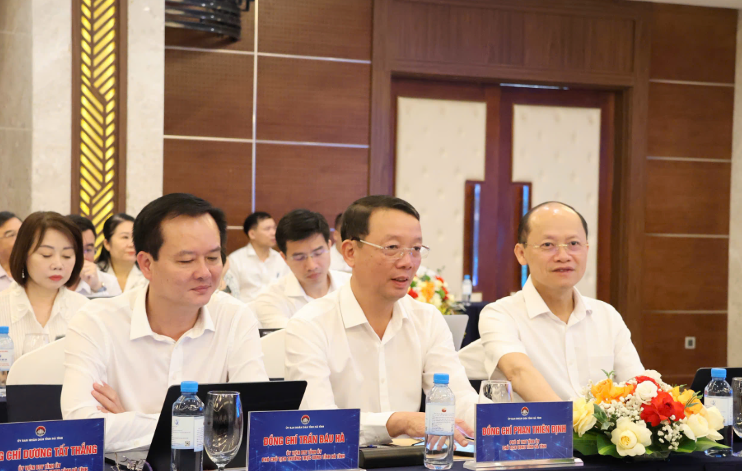 Lãnh đạo tỉnh Hà Tĩnh tham dự diễn đàn