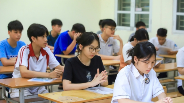 [Phóng sự ảnh] Gần 125.000 học sinh Hà Nội bước vào kỳ thi lớp 10