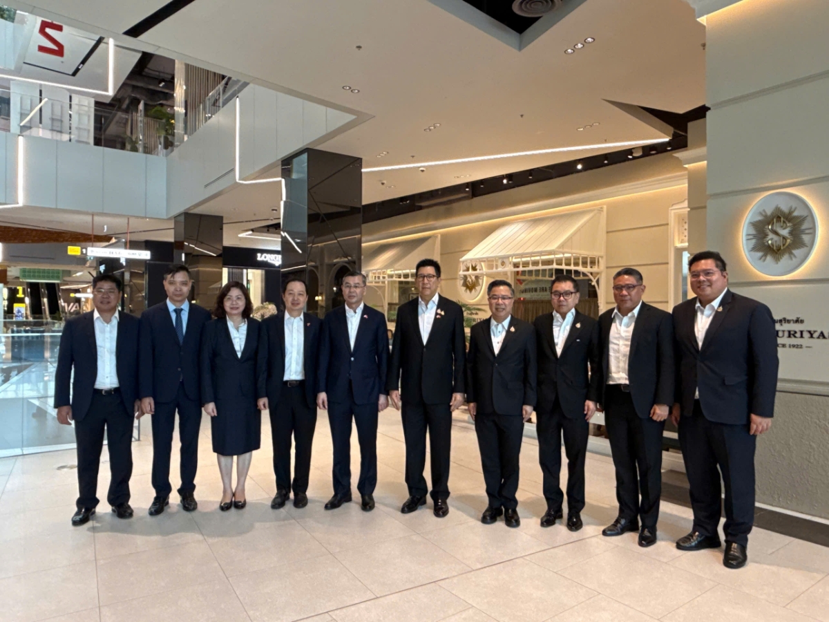 Bộ trưởng Bộ Tài chính Việt Nam Ngô Văn Tuấn và đoàn công tác đã có buổi hội đàm với Phó Thủ tướng kiêm Bộ trưởng Tài chính Thái Lan Ekniti Nitithanprapas vào ngày 28/5 tại Thái Lan. (Ảnh: Bộ Tài chính)