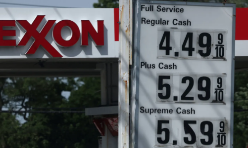 Exxon Mobil cảnh báo dự trữ dầu toàn cầu sắp tụt xuống mức nguy hiểm trong vài tuần tới