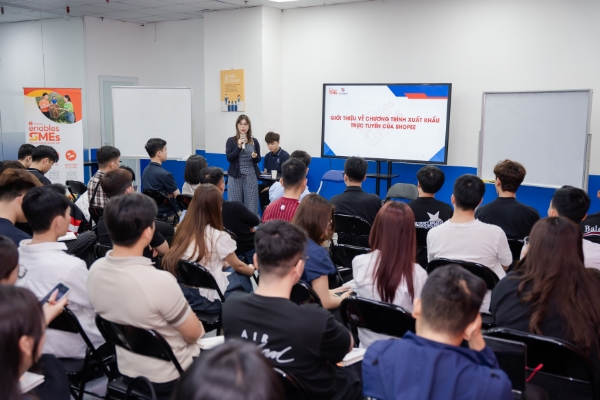 Từ các buổi đào tạo, nhiều nhà bán bắt đầu nhận ra những điểm cần cải thiện cho gian hàng thương mại điện tử của doanh nghiệp. Ảnh:&nbsp;Shopee.