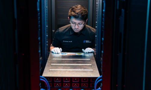 Cận cảnh “siêu công trình” hạ tầng AI thế hệ mới với NVIDIA HGX B300
