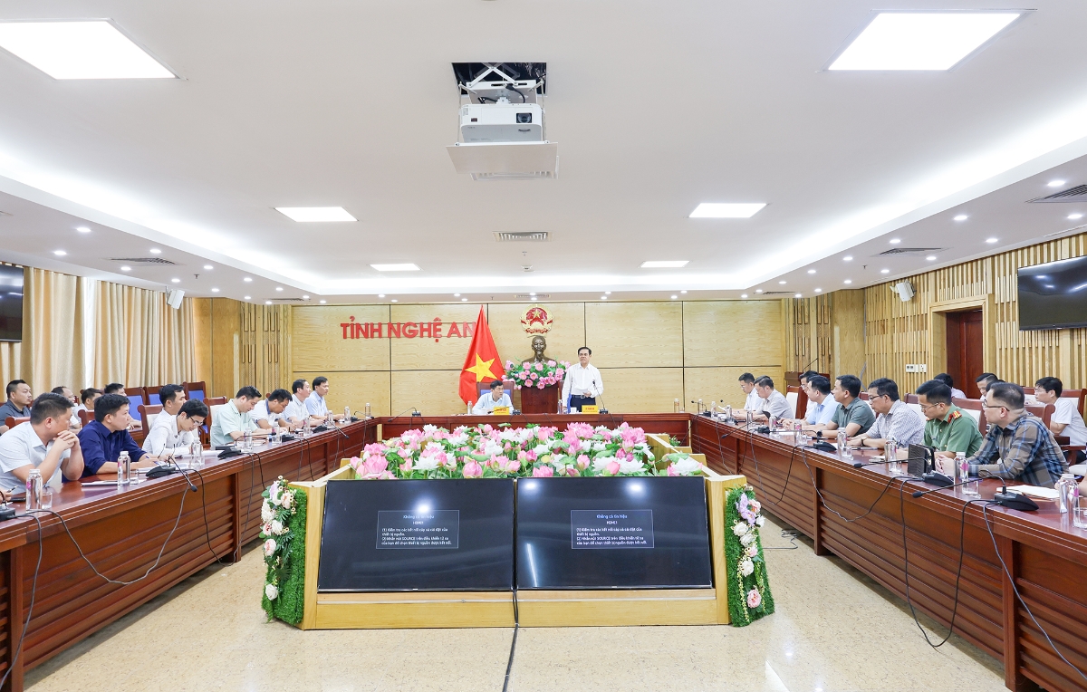UBND tỉnh Nghệ An vừa tổ chức buổi làm việc để rà soát,&nbsp;đôn đốc việc triển khai thực hiện xây dựng các trường phổ thông nội trú liên cấp Tiểu học và THCS tại các xã biên giới đất liền trên địa bàn tỉnh.