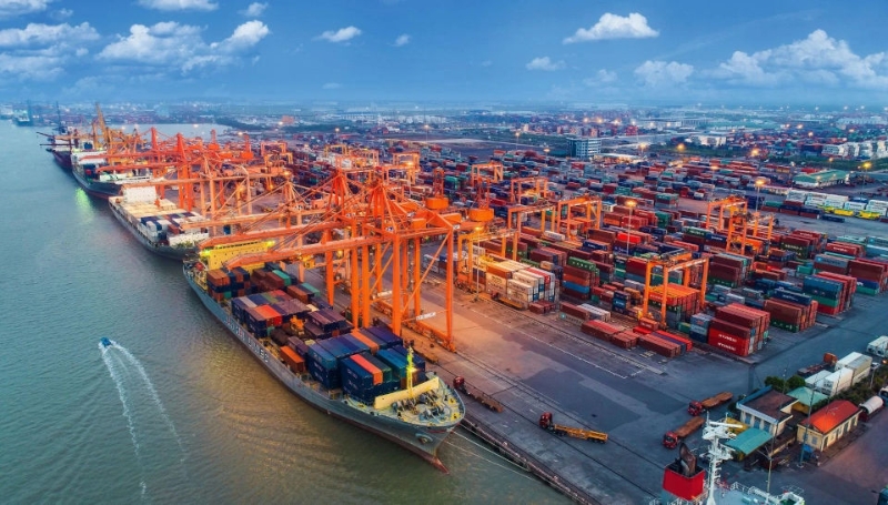 Vietnam’s port throughput rises 15% in 5M